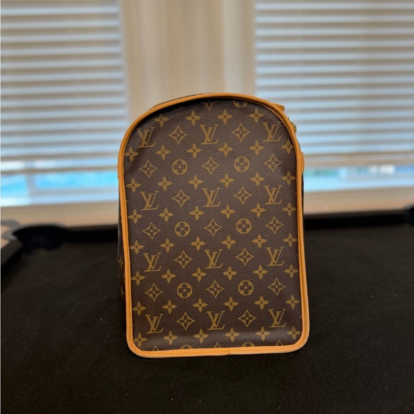 Louis Vuitton Brown and Tan Monogram Dog Carrier 40 - Picture 5 of 8